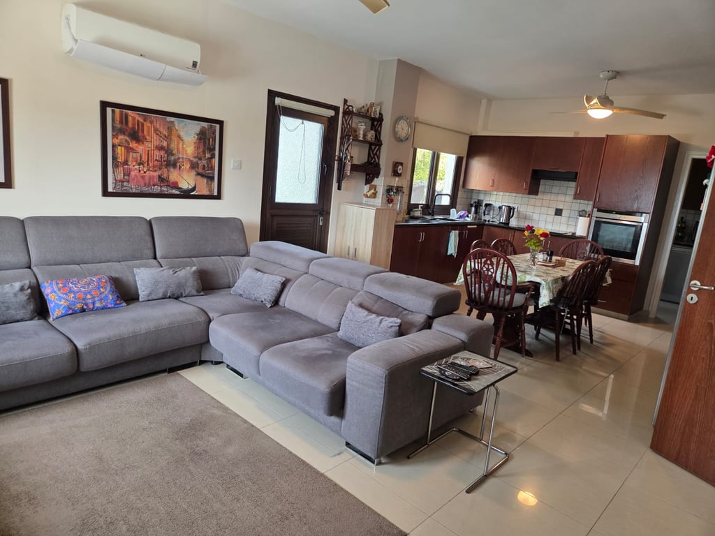 House in Armou - Image 3