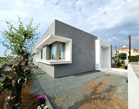 House in Emba - view 1