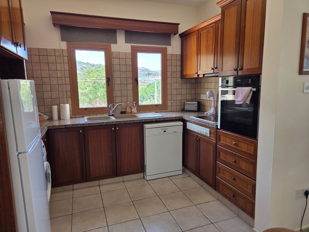House in Pegeia - Image 3