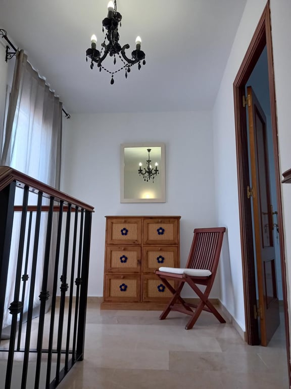House in Estepona - Image 3