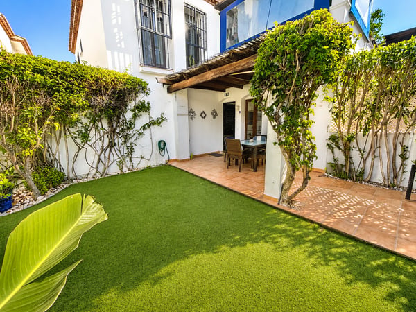 Apartment in Estepona - view 1