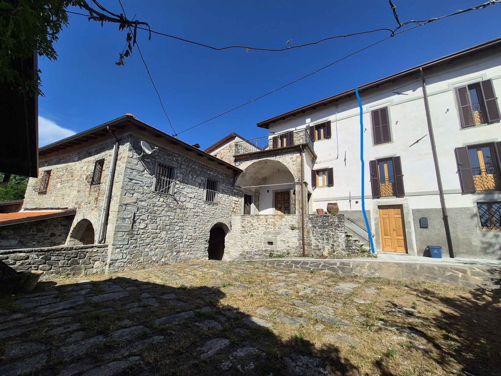House in Minucciano