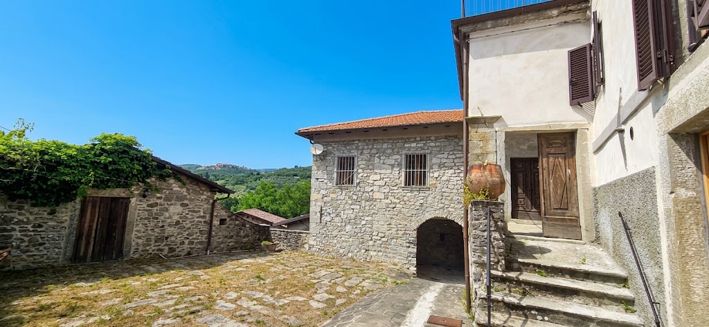 House in Minucciano - Image 2