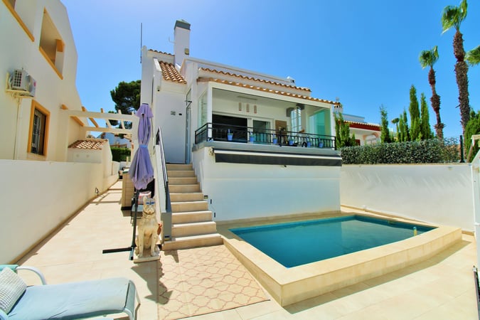 House in Villamartin - view 1