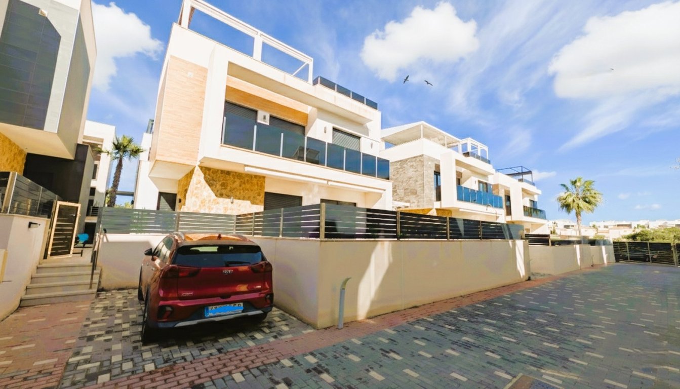 Villa in Dehesa de Campoamor - Image 3