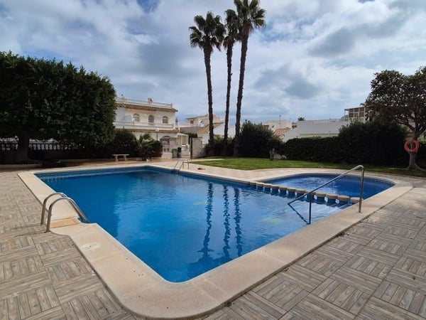 Villa in Los Alcazares - view 1