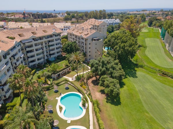 Apartment in Guadalmina - view 1