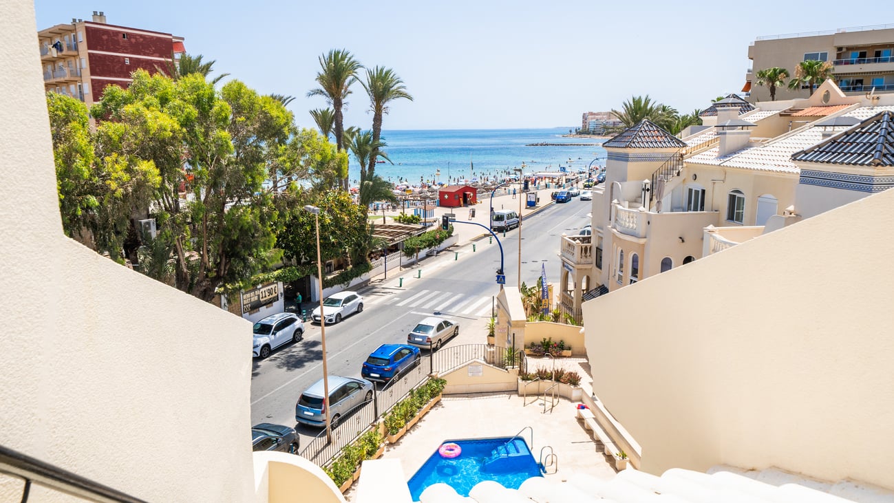 Apartment in Torrevieja - Image 2