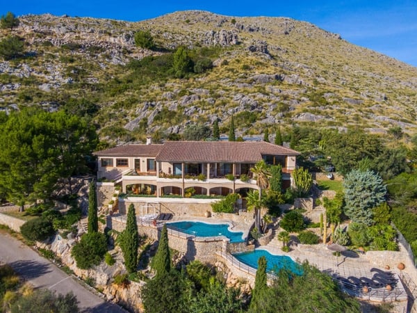 Villa in Port de Pollenca - view 1