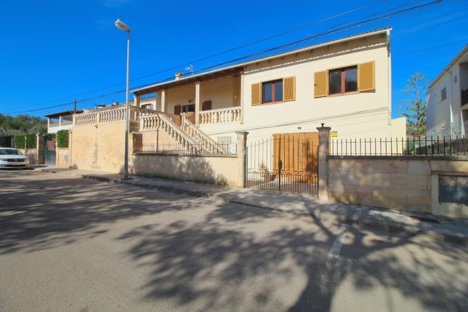 Chalet in Alcudia - view 1
