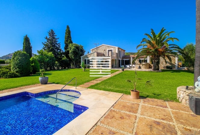 Farm, Ranch or Equestrian in Alcudia - view 1