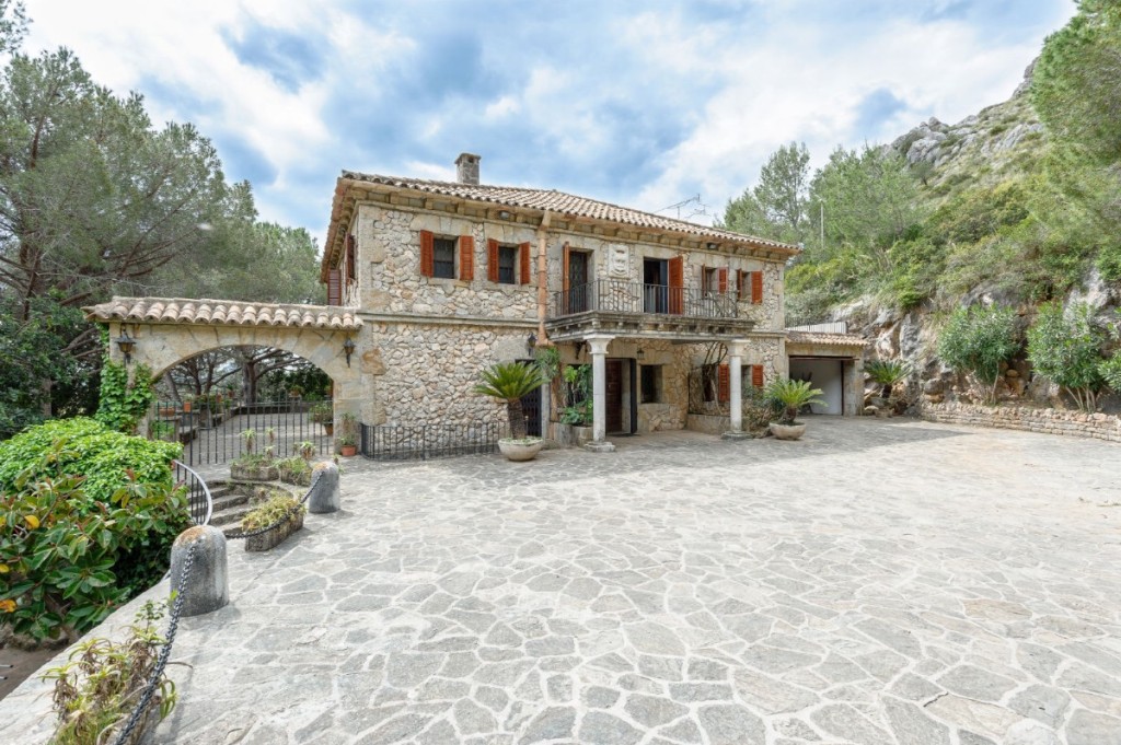 Farm, Ranch or Equestrian in Pollenca - Image 2