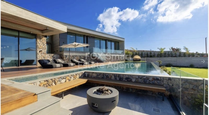 House in Konia - view 1