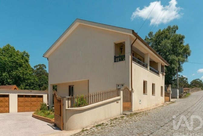 House in Guilhufe - view 1