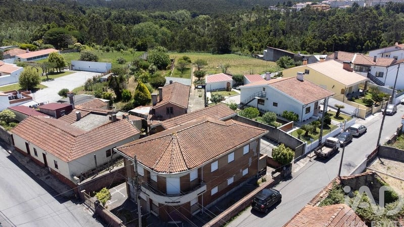 House in Paramos - view 1