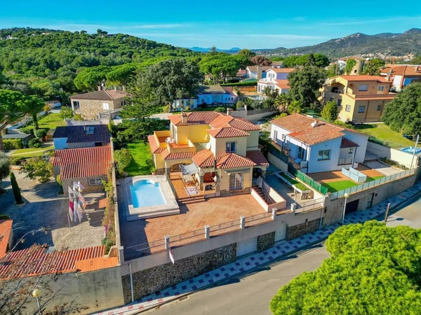 Chalet in S'Agaro - view 1
