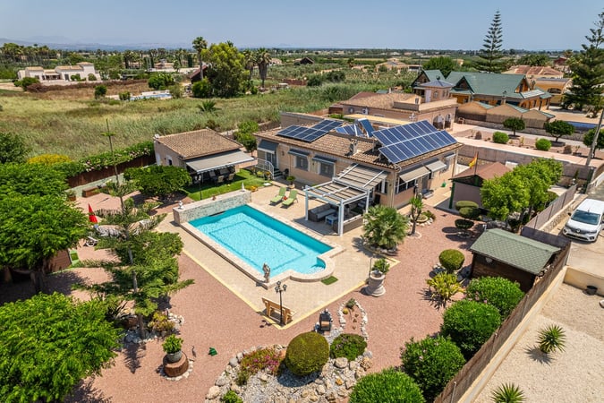 Villa in Catral - view 1