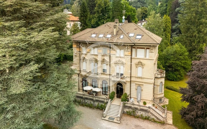 Apartment in Varese - view 1