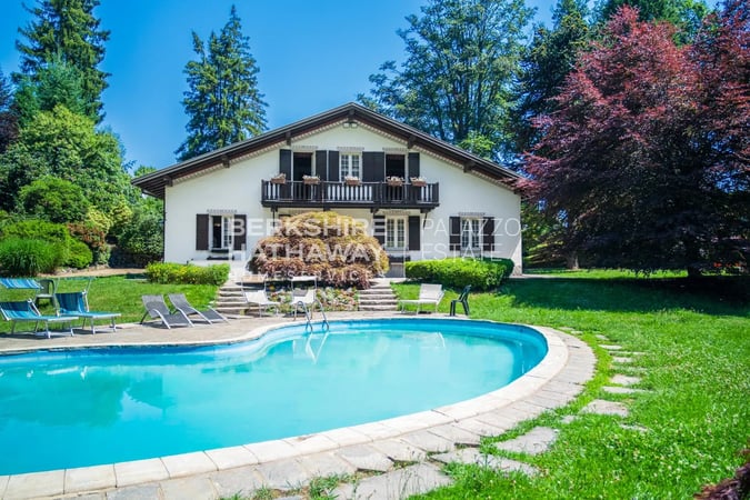 Villa in Stresa - view 1