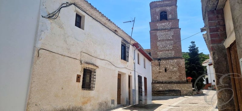 House in Alfarnatejo - view 1