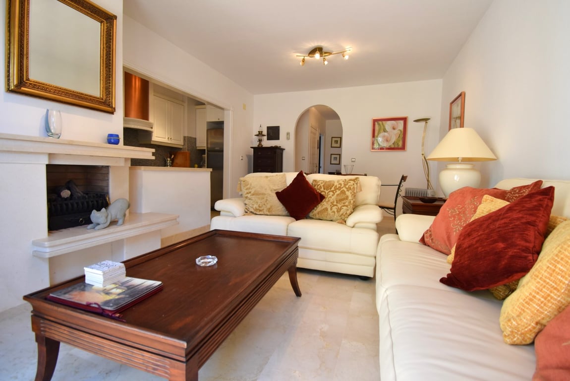 Apartment in Urbanizacion los Balcones - Image 3