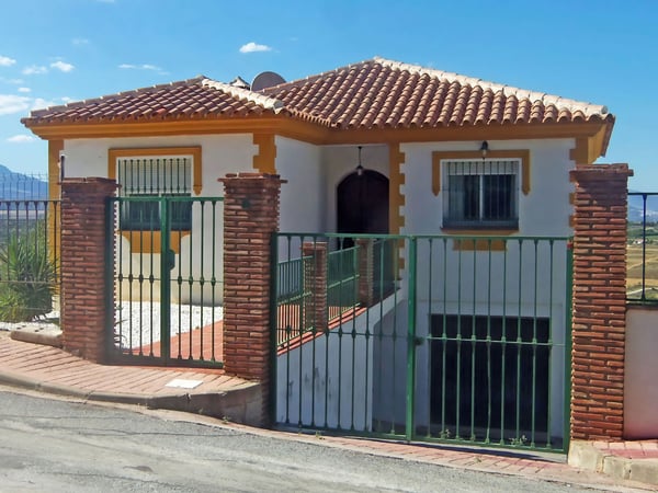 Villa in Coin - view 1