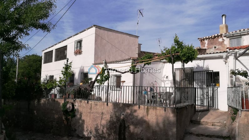 House in Seron - view 1