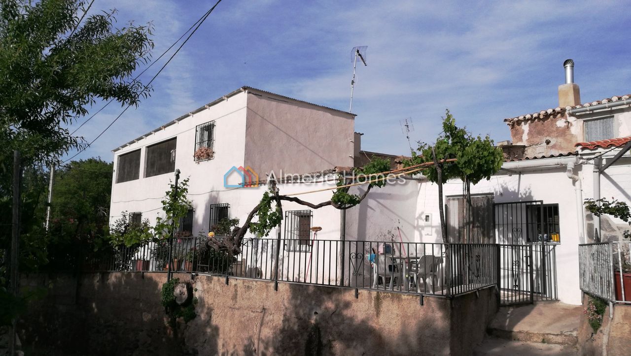 House in Seron - Image 2