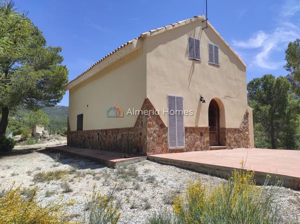 House in Huescar - view 1