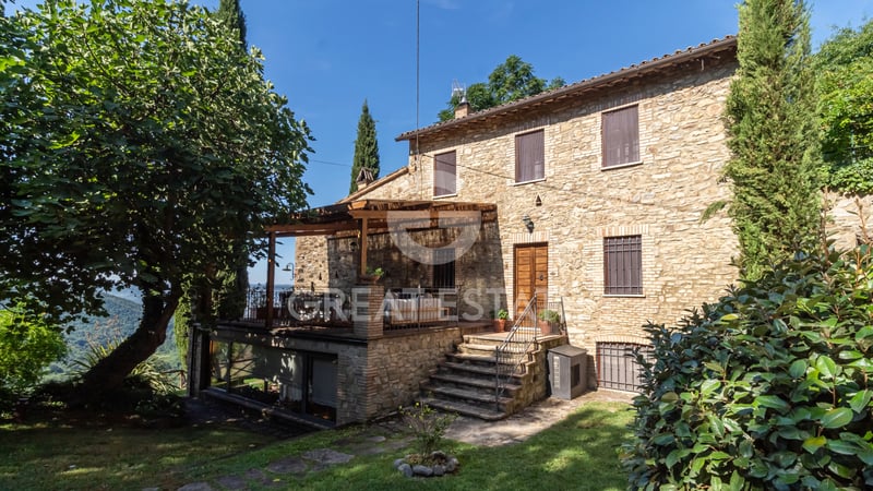 House in Orvieto - view 1