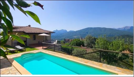House in Castiglione di Garfagnana - Image 2