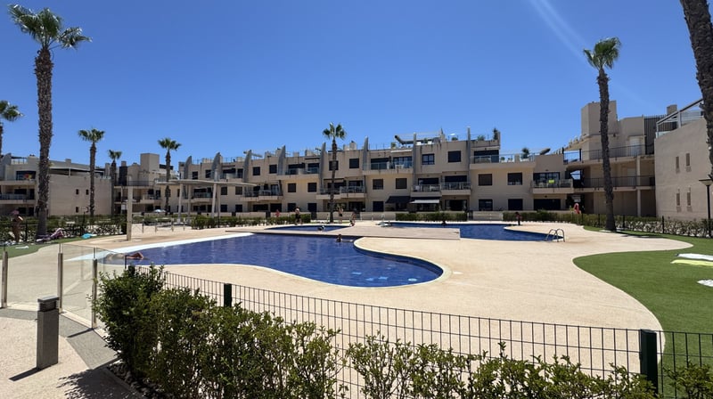 Apartment in Los Tarragas - view 1
