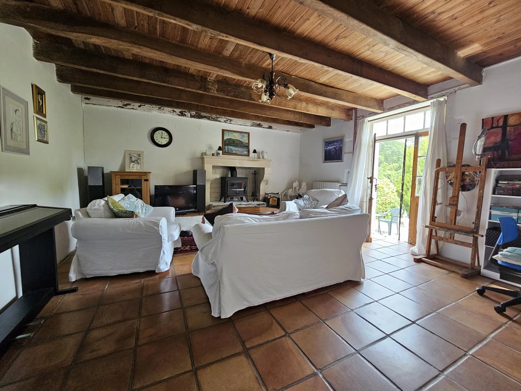House in Montemboeuf - Image 3