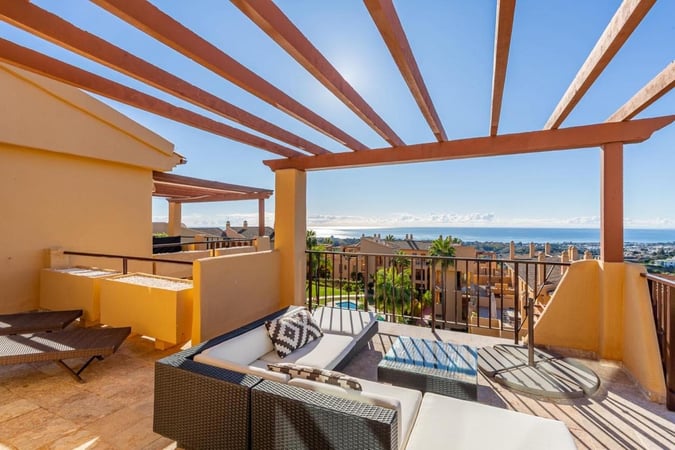 Penthouse in El Paraiso - view 1