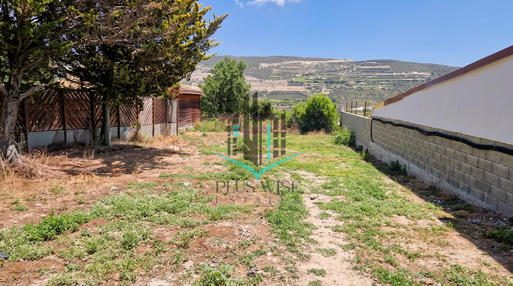 House in Omodos - Image 3