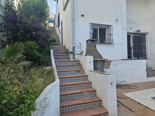 Villa in El Chaparral - view 1