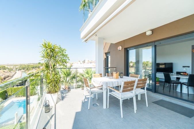 Apartment in Villamartin - view 1