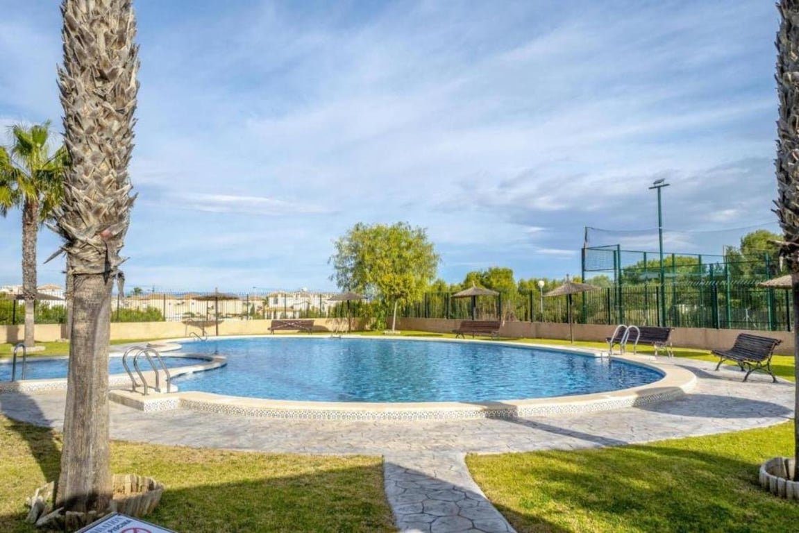 Apartment in Residencia los Altos - Image 2