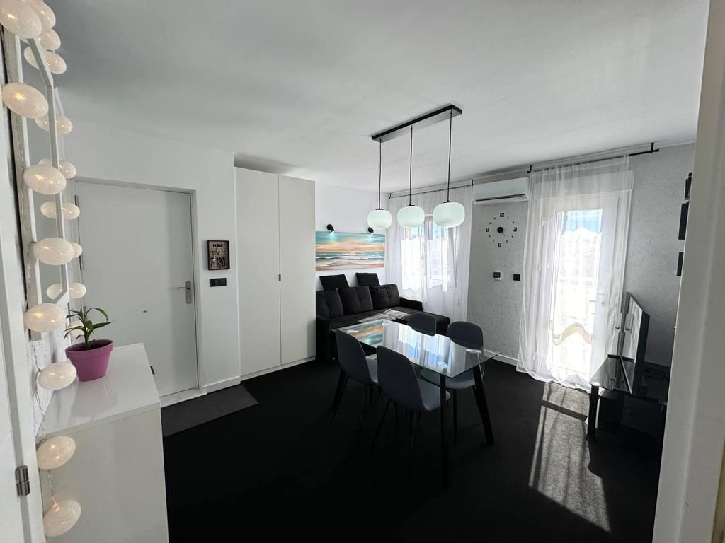 Apartment in Torrevieja - Image 2