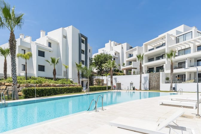 Villa in Estepona - view 1