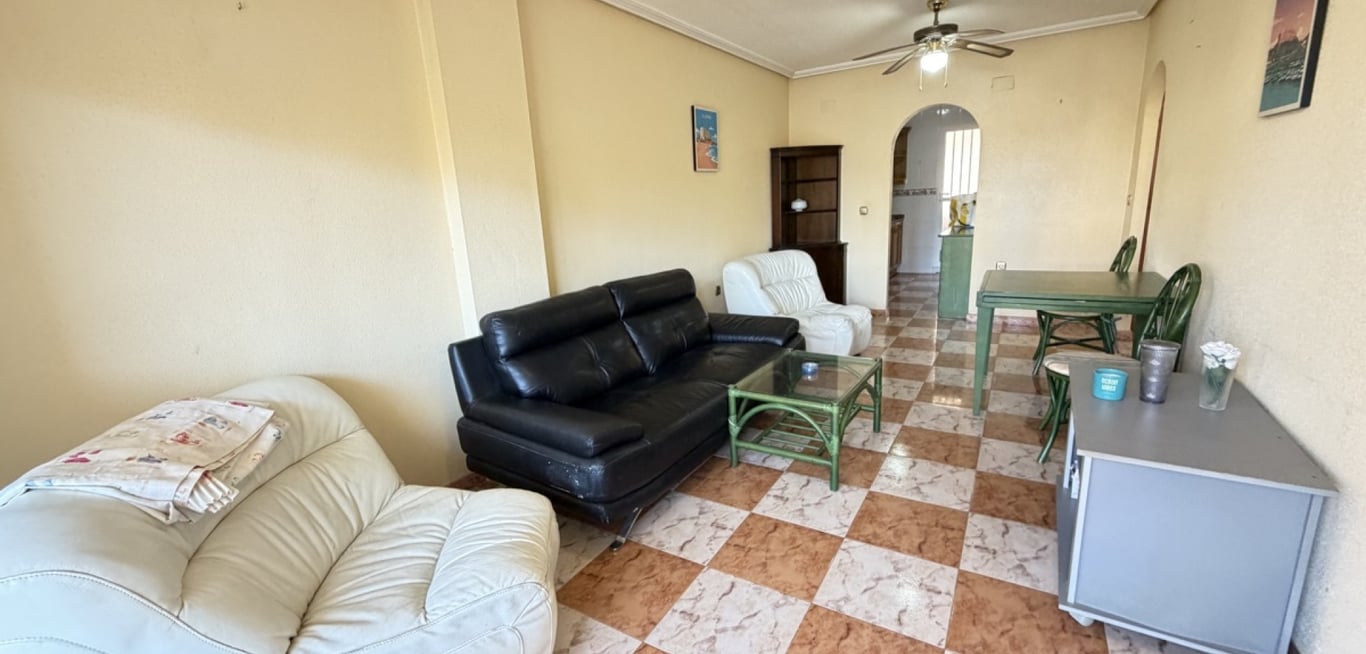 Apartment in Villamartin - Image 3