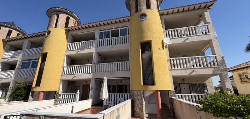 Apartment in Villamartin - view 1