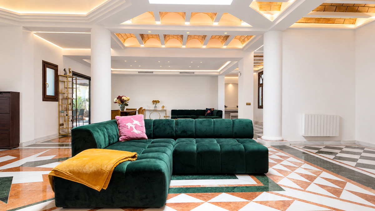 Villa in Nueva Andalucia - Image 3