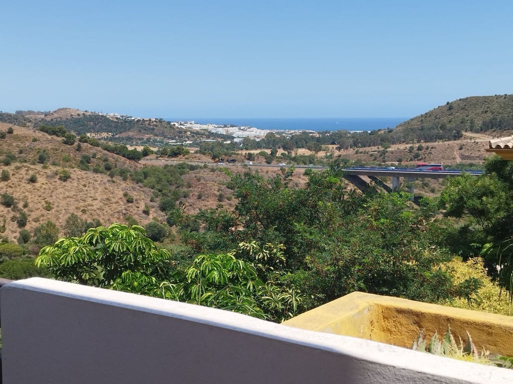 Apartment in La Cala De Mijas - Image 2