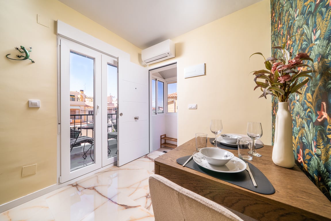 Apartment in Torrevieja - Image 2