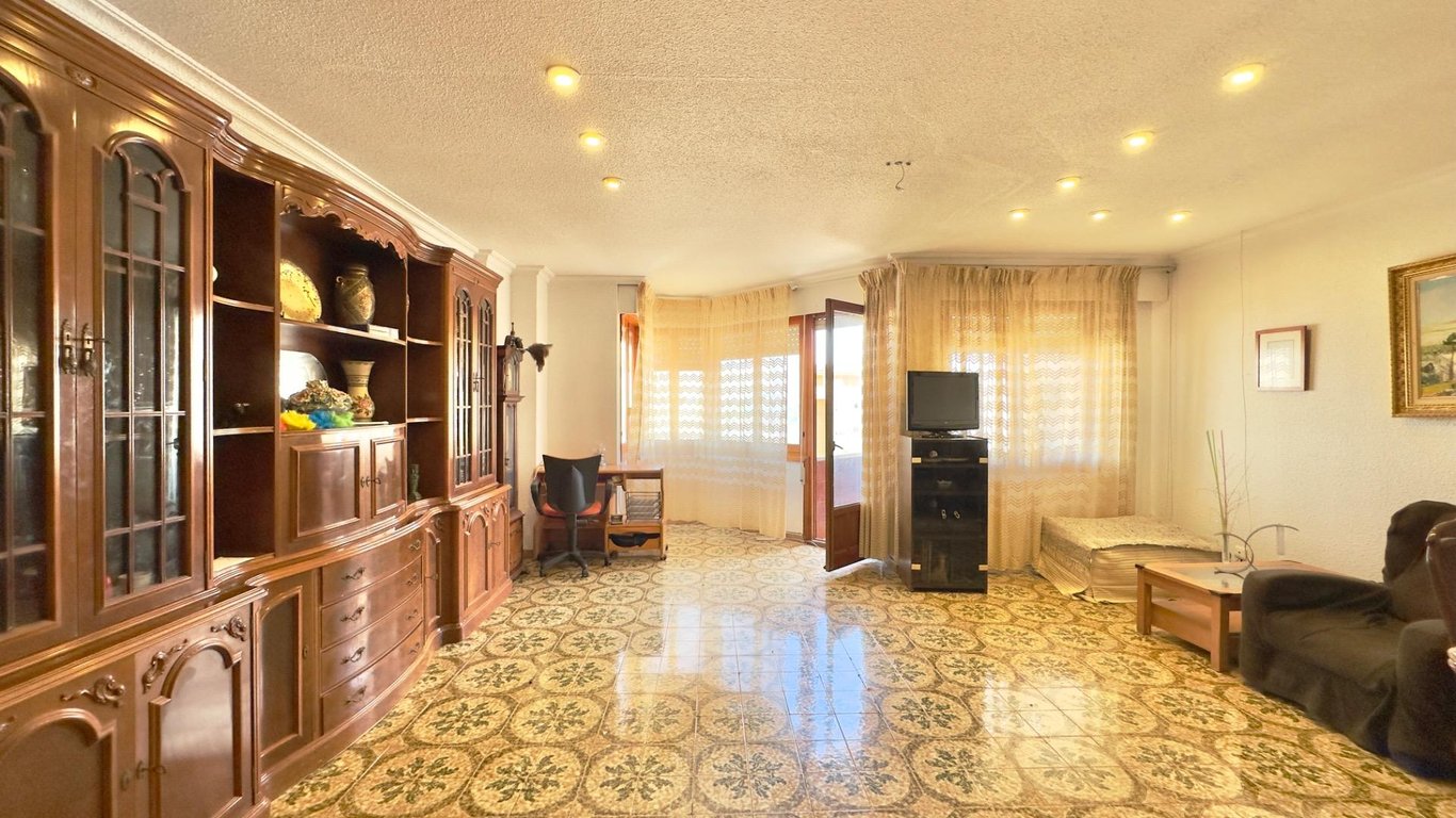 Apartment in Torrevieja - Image 2