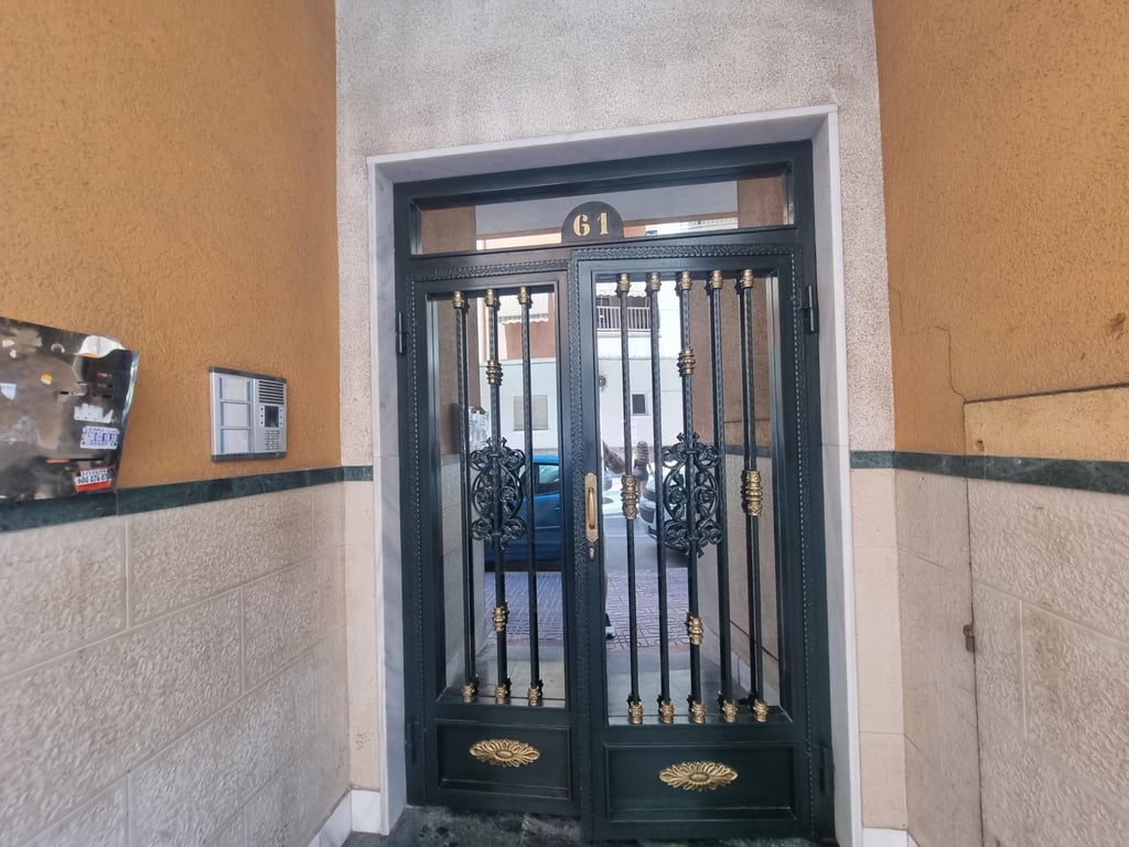 Apartment in Torrevieja - Image 2
