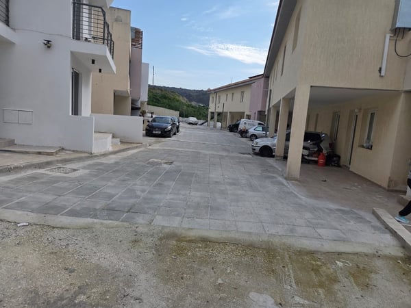 House in Armou - view 1