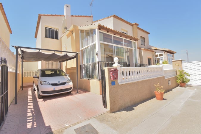 House in Algorfa - view 1