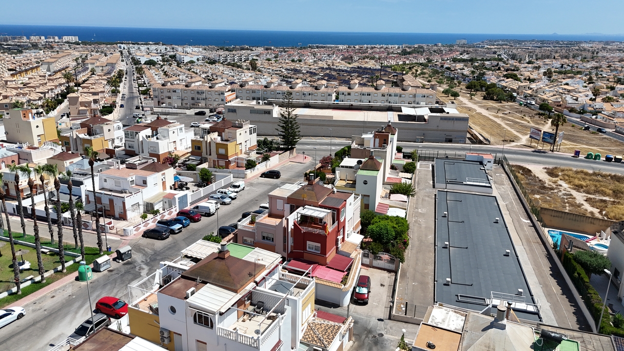 House in Residencia los Altos - Image 2
